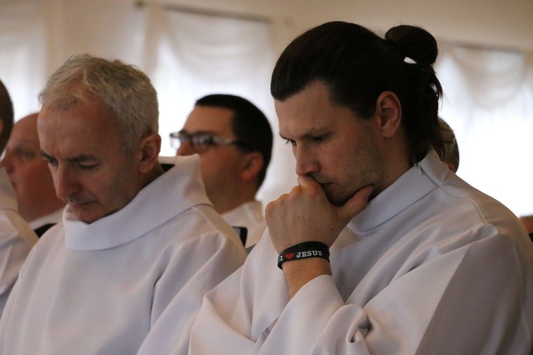 Rekolekcje dla nadzwyczajnych szafarzy Komunii św. Część II