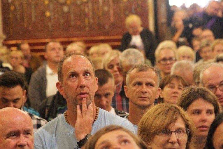 Pielgrzymka. W kaplicy Matki Bożej