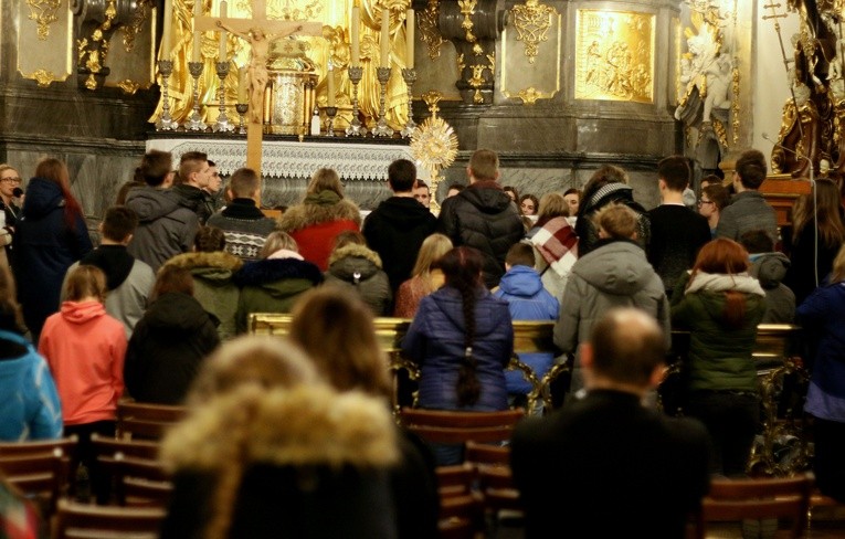 Czuwanie maturzystów