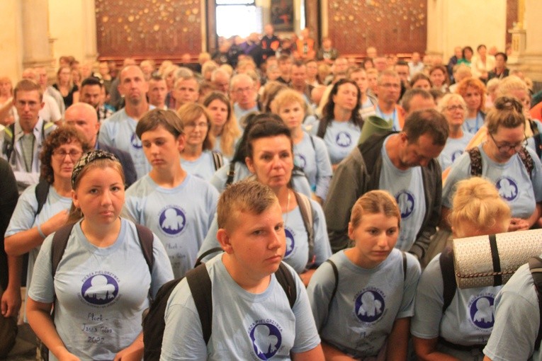 Pielgrzymka. W kaplicy Matki Bożej