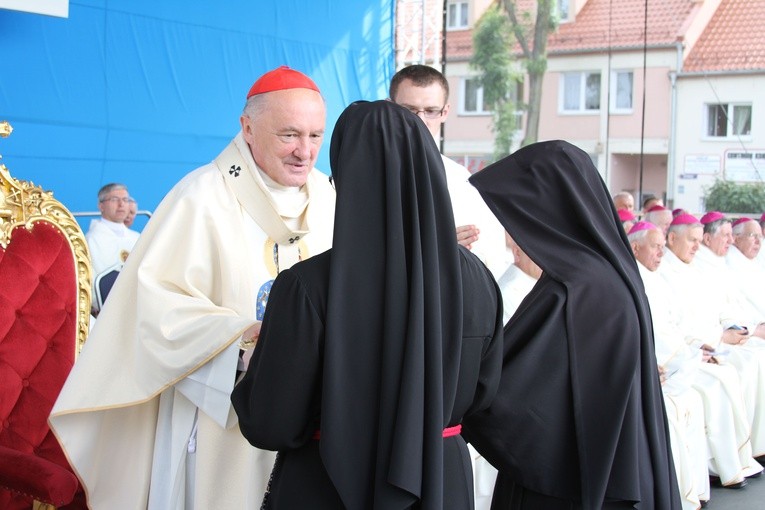 Pułtusk. Msza św. na rozpoczęcie nawiedzenia. Cz. 1