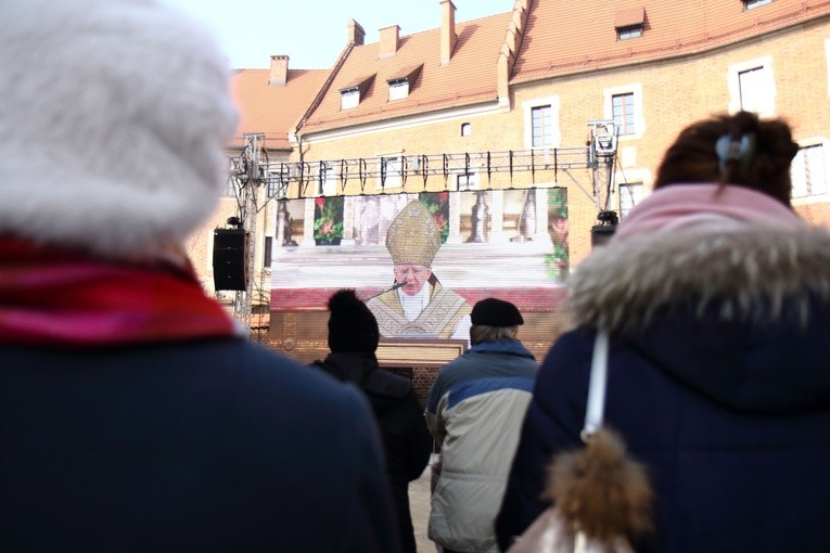 Ingres abp. Marka Jędraszewskiego do katedry na Wawelu