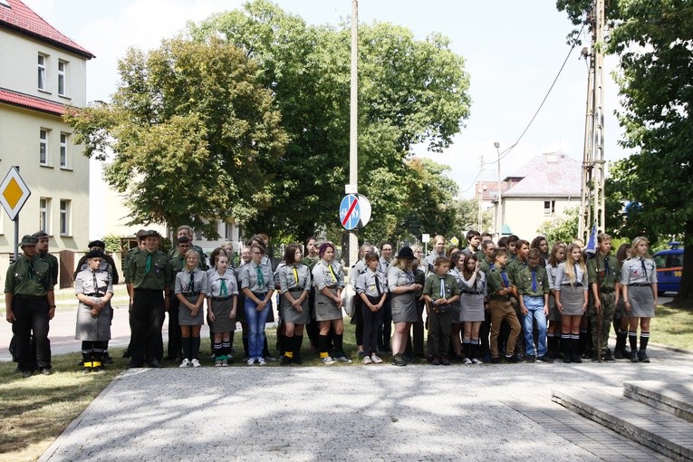 Odsłonięcie tablicy zamordowanych harcerzy w Lublińcu