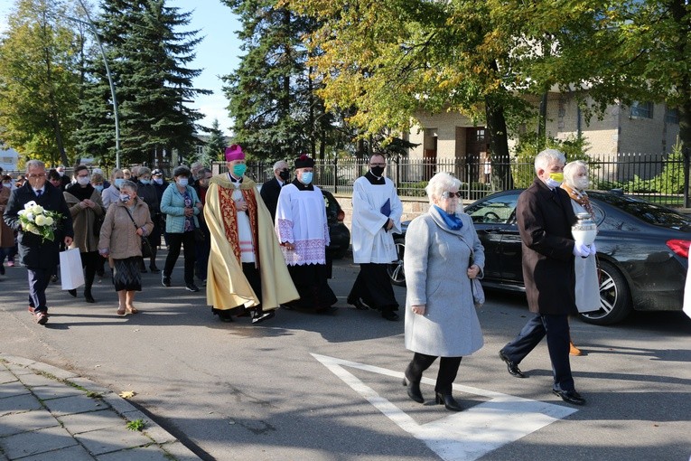 Mława. Poświęcenie pomnika Dzieci Nienarodzonych