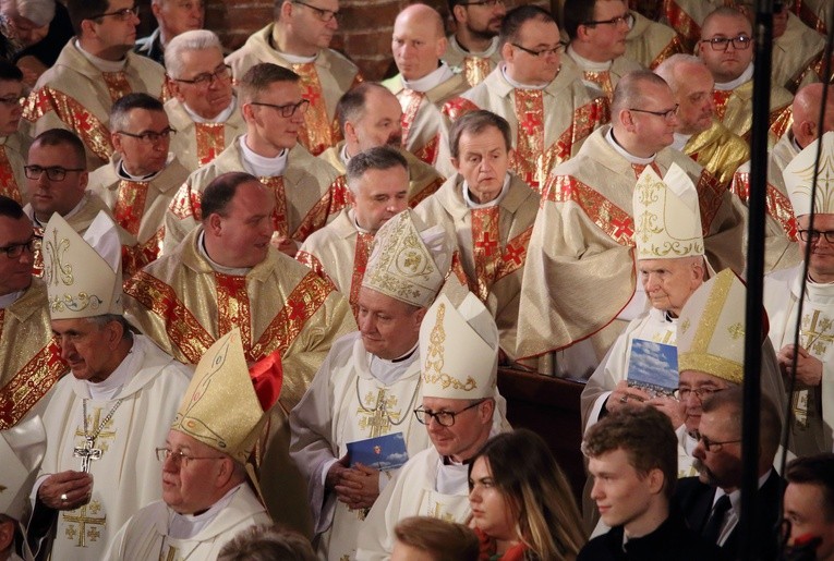 Święcenia biskupie ks. Wojciecha Skibickiego cz. II