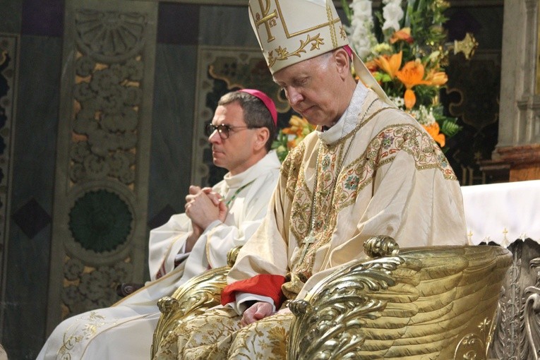 Płock. Święcenia kapłańskie - część 2.