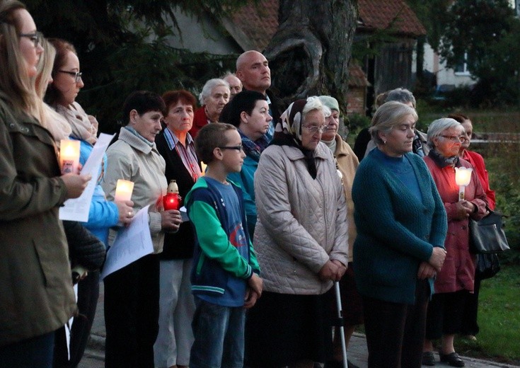 Zielonka Pasłęcka-Droga Krzyżowa