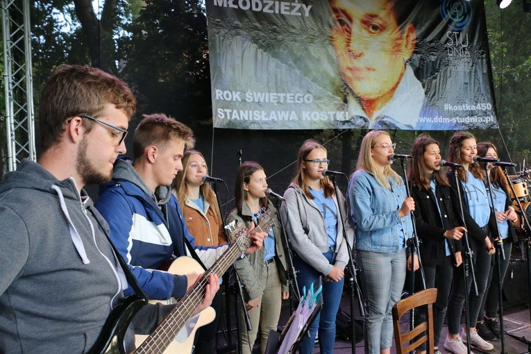 Rostkowo. Pielgrzymka młodzieży