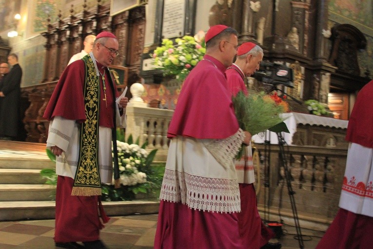 Płock. Kanoniczne objęcie diecezji przez bp. Szymona Stułkowskiego. Cz. 2