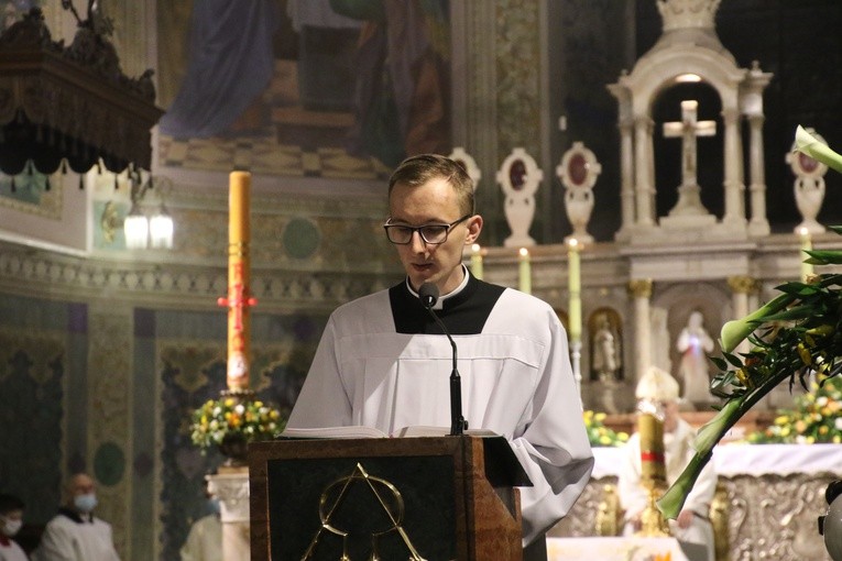 Płock. Wigilia Paschalna w katedrze