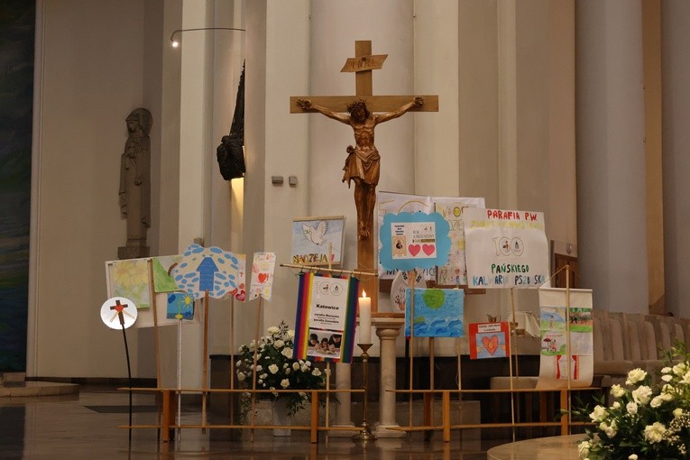 Pielgrzymka dzieci pierwszo- i wczesnokomunijnych do katedry