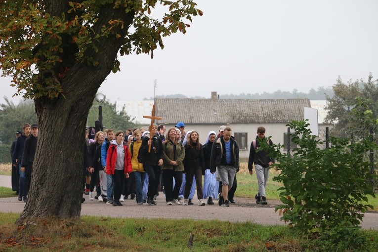 II Młodzieżowa Płońska Piesza Pielgrzymka do Czerwińska n. Wisłą