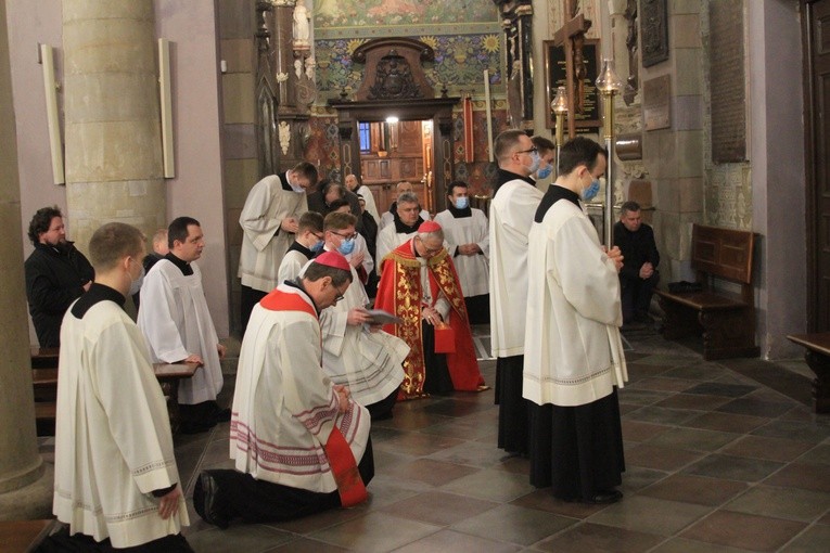 Płock. Droga Krzyżowa w katedrze