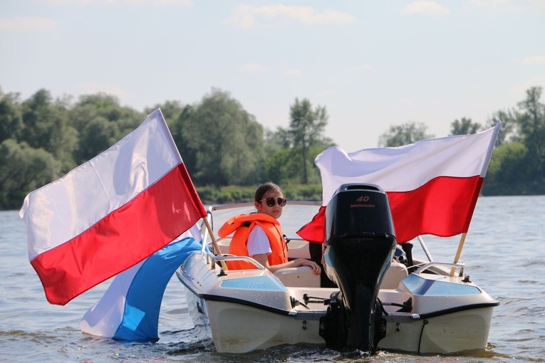 Czerwińsk n. Wisłą. Różaniec z bp. Piotrem Liberą