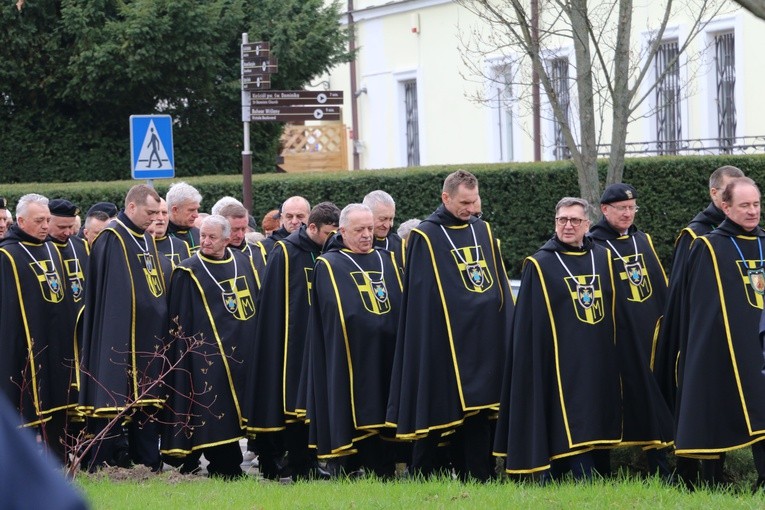 Płock. Dziękczynna modlitwa pod oknem papieskim