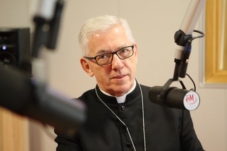 Abp Wiktor Skworc: W proces synodalny trzeba włączyć wszystkich ochrzczonych, aktywnych w diecezji