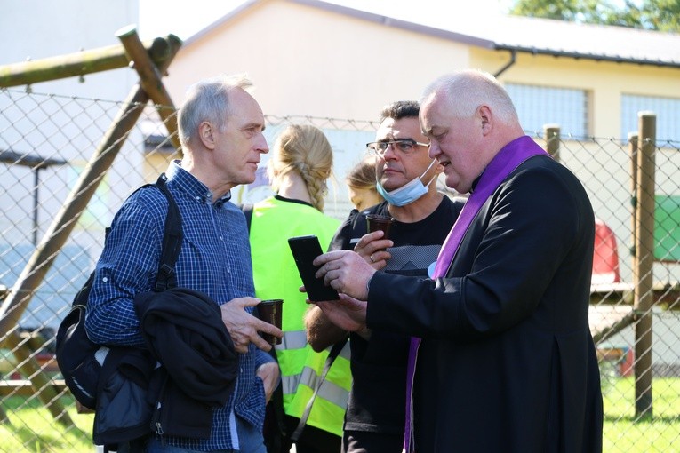 Pielgrzymka młodych z Rypina do Obór