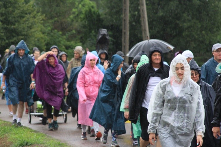 Pielgrzymka. Pątnicy w Sendeniu