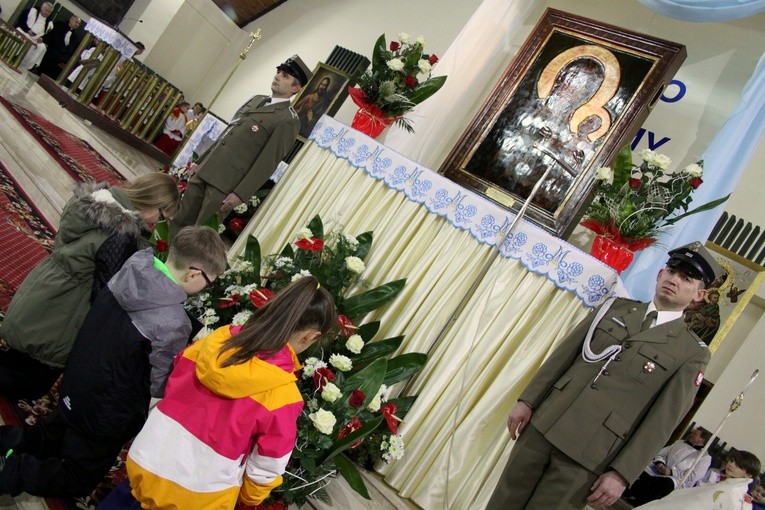 Modlin. Nawiedzenie w parafii św. Maksymiliana Kolbego