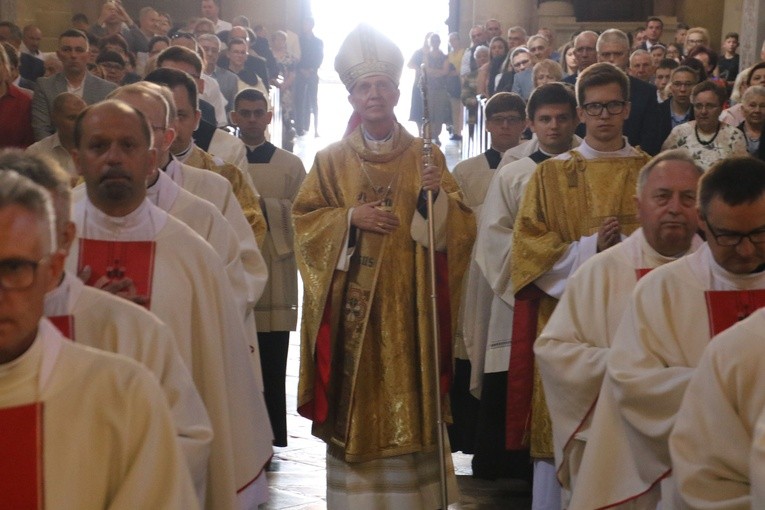 Płock. Święcenia kapłańskie - cz. 1