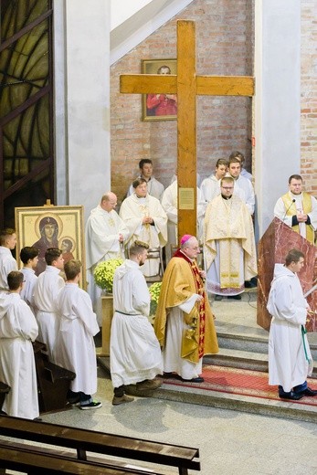 Symbole ŚDM - parafia św. Jerzego