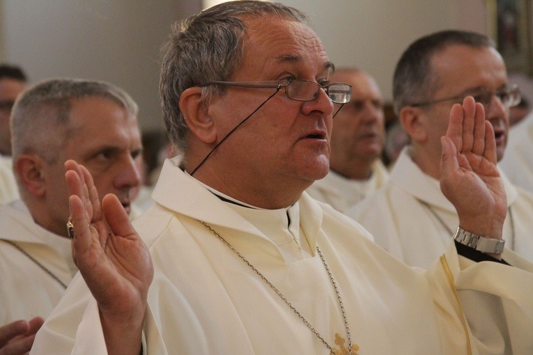 Episkopat w Płocku. Msza w kolegiacie