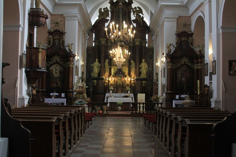 Zabytkowy kościół w Szczawinie Kościelnym