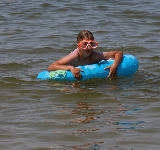 Upalna niedziela na plaży w Stegnie
