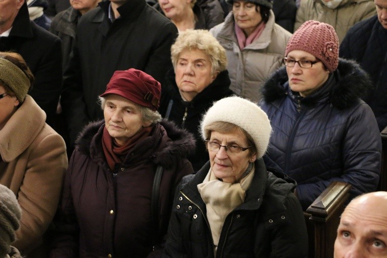 22 lutego - Pielgrzymi w katedrze płockiej cz. 1