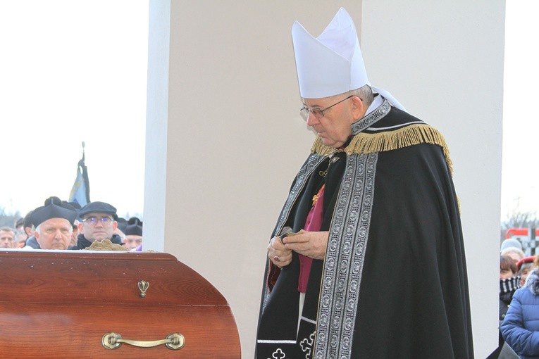 Pogrzeb ks. kan. Mieczysława Zdanowskiego