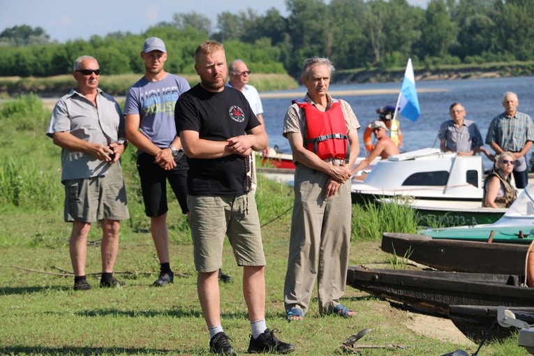 Czerwińsk n. Wisłą. Różaniec z bp. Piotrem Liberą