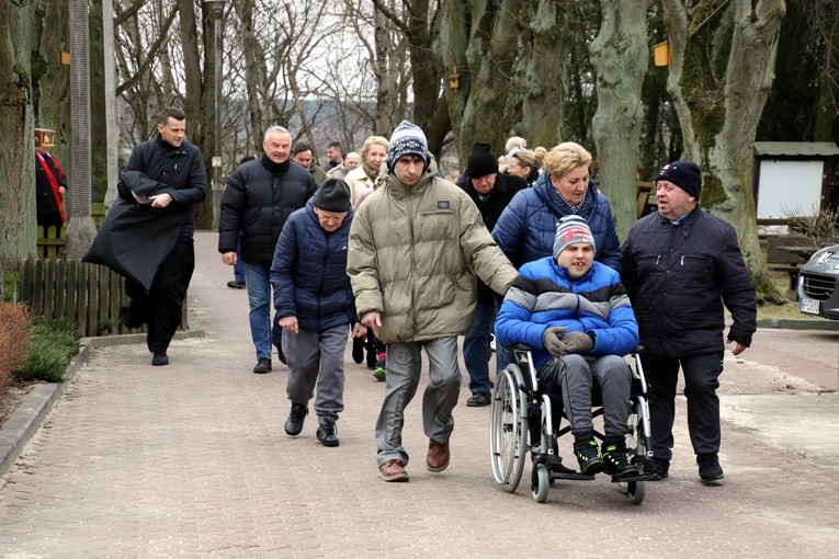 Brwilno. Droga Krzyżowa w Domu Pomocy Społecznej