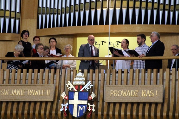 Płock. 40-lecie parafii pw. św. Jadwigi Królowej