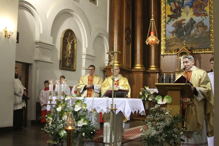 Poświęcenie ołtarza w Płocku-Radziwiu