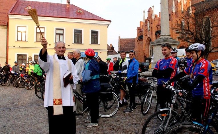 Rowerami na Jasną Górę