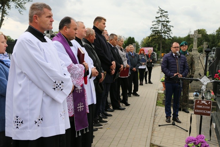 Chociszewo. Uroczystości przy mogile Męczenników Fortu III w Pomiechówku