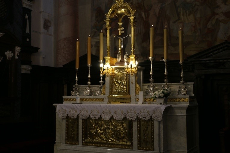 Krasne. Poświęcenie odnowionego ołtarza