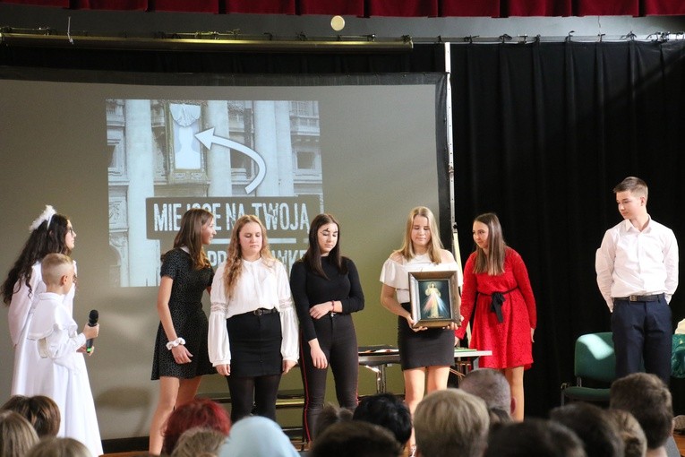 Płock. Przegląd etiud teatralnych o świętych i błogosławionych