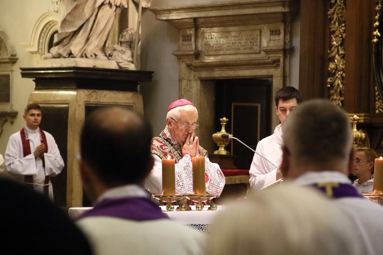 Pogrzeb ks. Mieczysława Turka - Msza św.