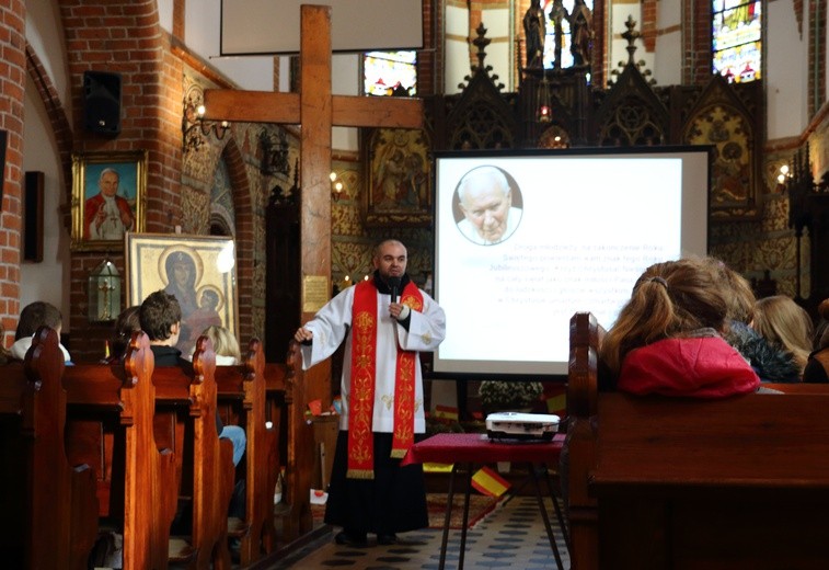 Symbole ŚDM - Parafia św. Jakuba, Tolkmicko