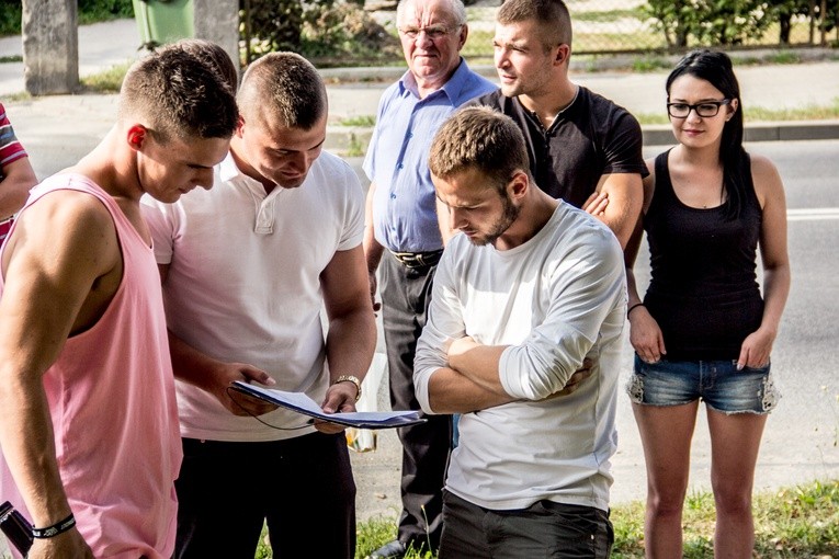 Goń z pomnika bolszewika - pikieta w Lidzbarku Warmińskim