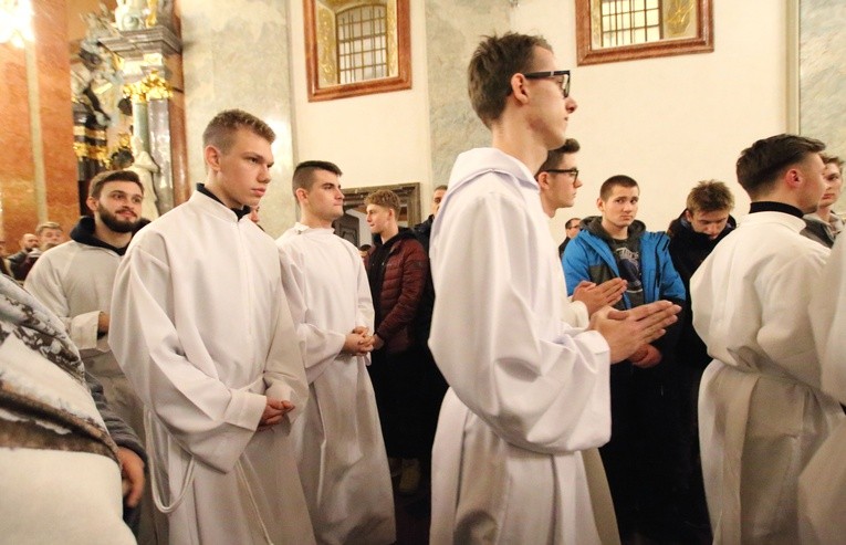 Jasna Góra - czuwanie maturzystów