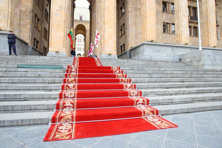 Gruzja jest pięć minut od dyktatury