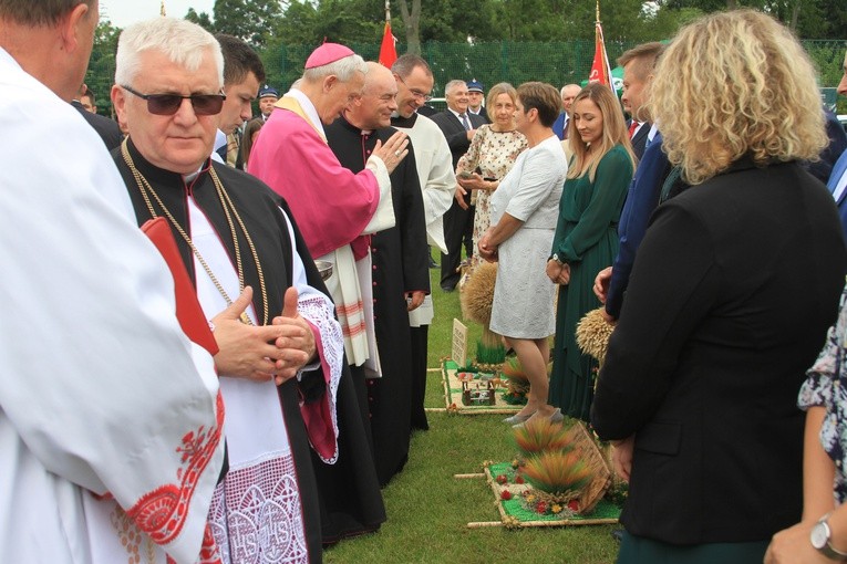 Karniewo. Dożynki diecezjalne cz. 1