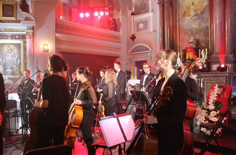 Płock. Koncert papieski