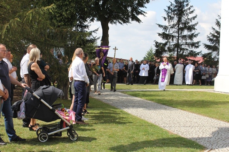 Radzymin. Uroczystości pogrzebowe ks. Zdzisława Kupiszewskiego