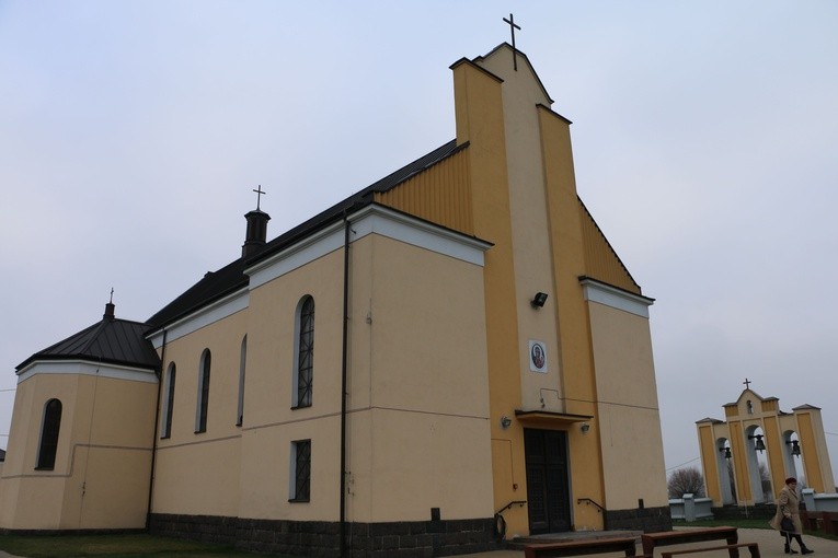 Rogotwórsk. Poświęcenie nowego ołtarza