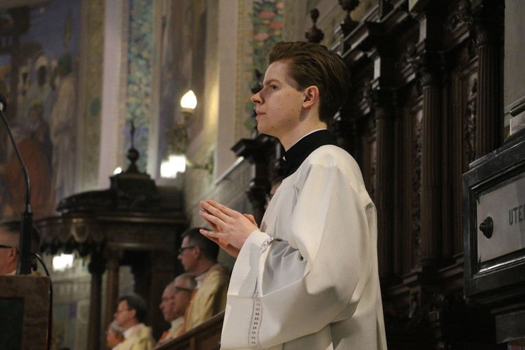 Płock. Msza Krzyżma w bazylice katedralnej