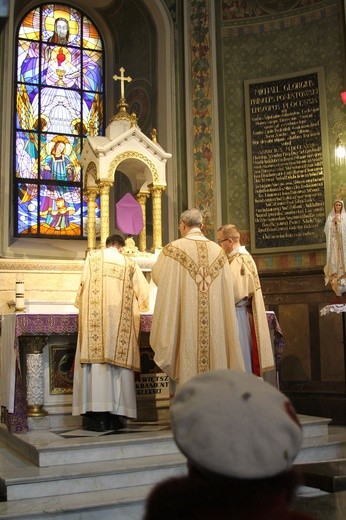 Msza krzyżma cz. 1