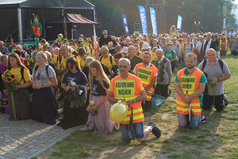 Pielgrzymka na Jasną Górę. Wejście na szczyt